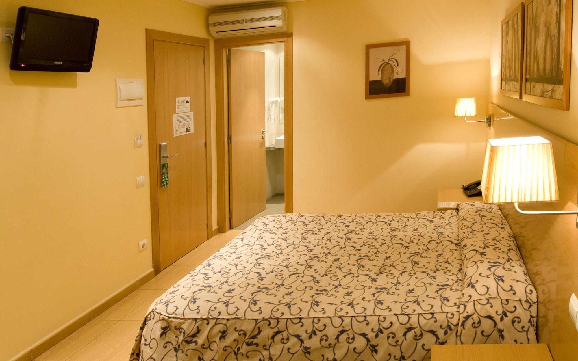 Hotel Ciutat De Sant Adria Sant Adrià de Besòs Rum bild