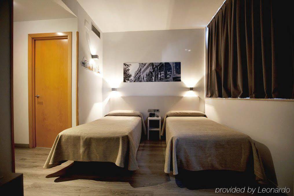 Hotel Ciutat De Sant Adria Sant Adrià de Besòs Exteriör bild