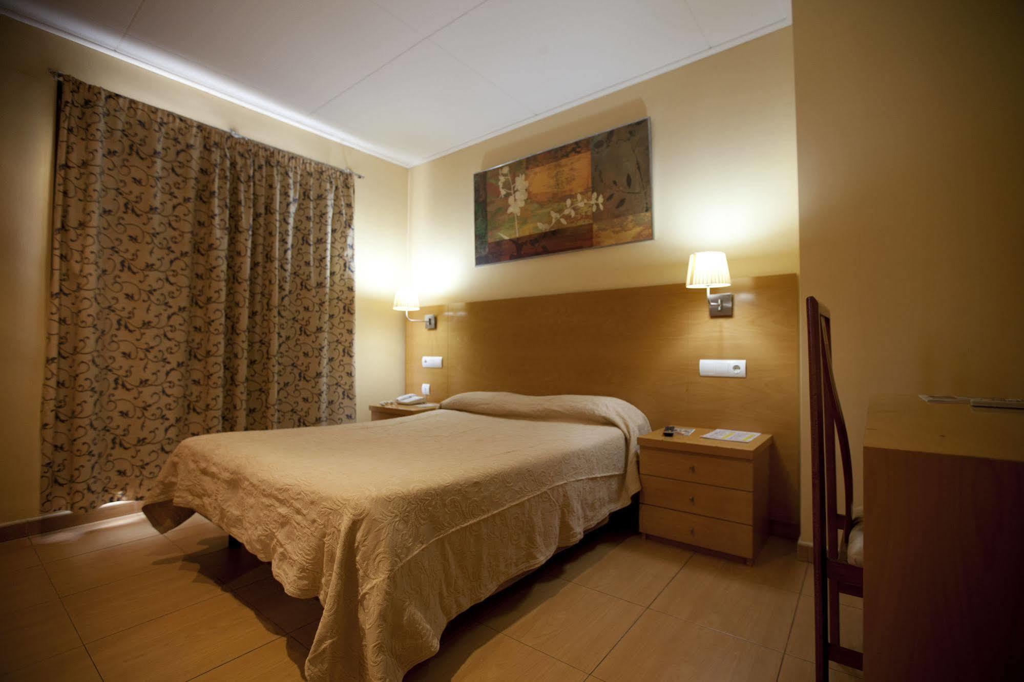 Hotel Ciutat De Sant Adria Sant Adrià de Besòs Exteriör bild